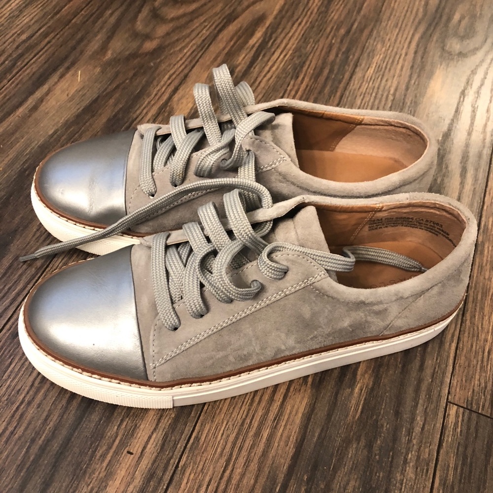 Caslon sneakers- 7.5 LIKE NEW.